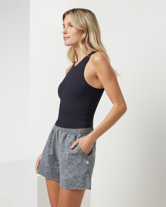 Pose Plyo Tank