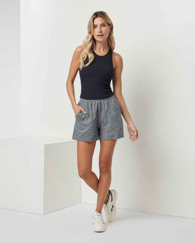 Pose Plyo Tank
