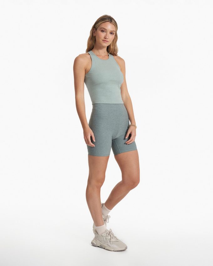Pose Plyo Tank