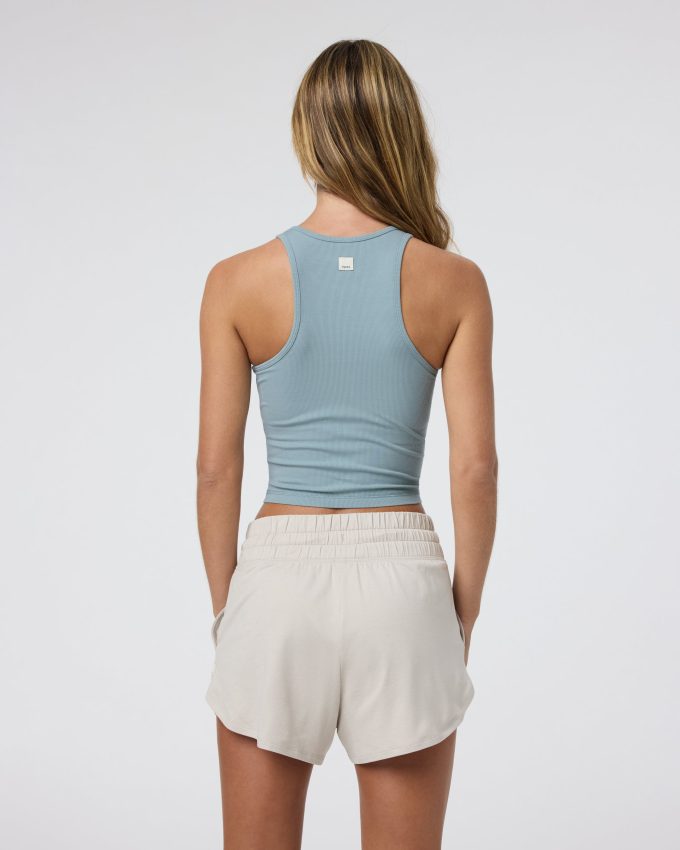 Pose Plyo Tank