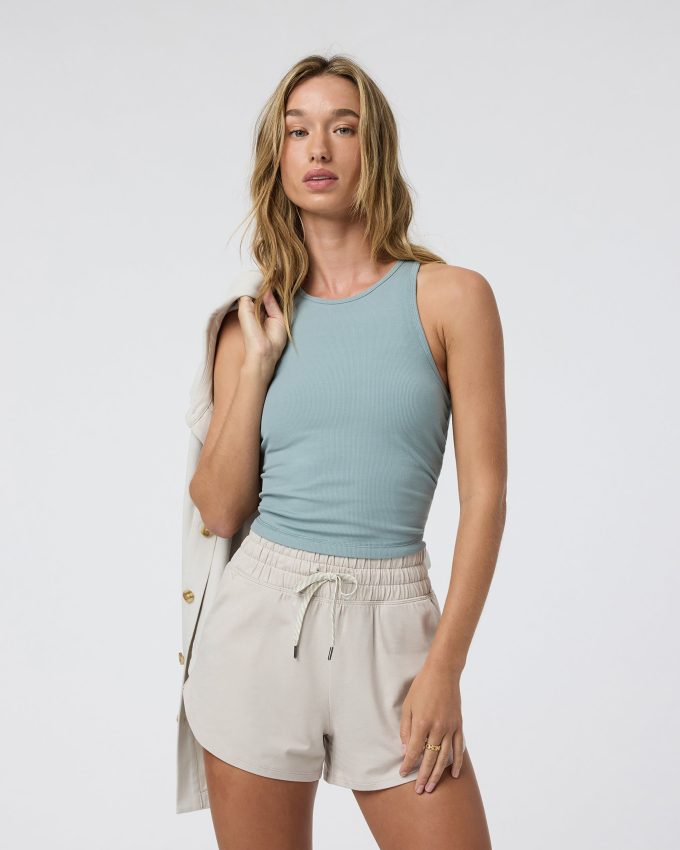 Pose Plyo Tank