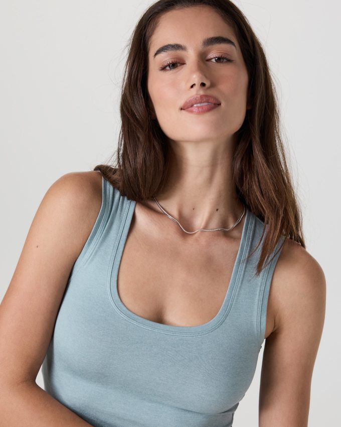 Halo Essential Scoop Tank