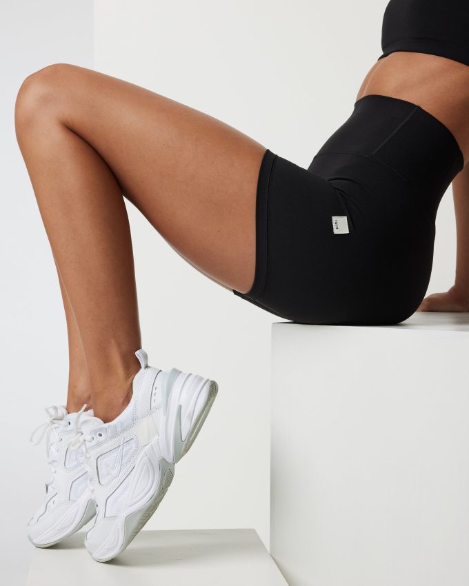 Vuori AllTheFeels™ Short 4"