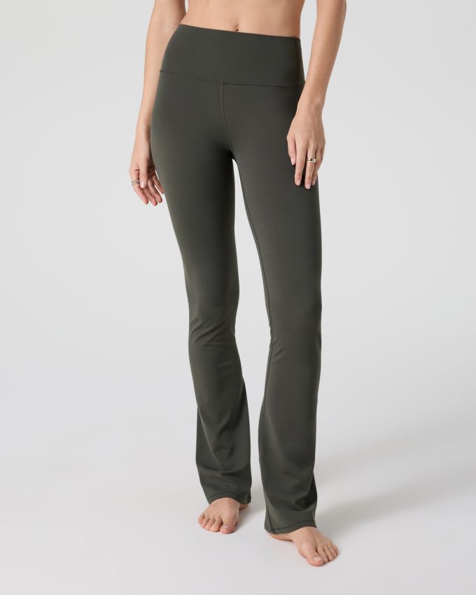 Vuori AllTheFeels™ Slim Flare